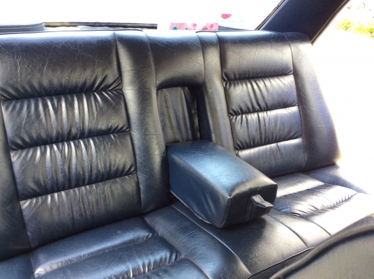 ขายรถ Benz w123 ปี88 เครื่อง 1JZ ออโต้ เพาเวอร์ ภายในสวยเดิมเบาะหนังแท้ แอร์เย็น วิทยุCD ตัวถังเดิมสีแตกบ้าง ล้อแม็ก ขับขี่ปกติ ภาษี61 เล่มพร้อมขายถูก