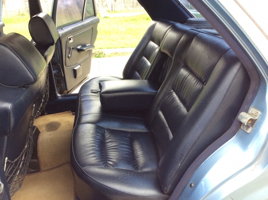 ขายรถ Benz w123 ปี88 เครื่อง 1JZ ออโต้ เพาเวอร์ ภายในสวยเดิมเบาะหนังแท้ แอร์เย็น วิทยุCD ตัวถังเดิมสีแตกบ้าง ล้อแม็ก ขับขี่ปกติ ภาษี61 เล่มพร้อมขายถูก