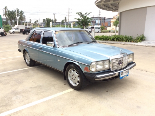 ขายรถ Benz w123 ปี88 เครื่อง 1JZ ออโต้ เพาเวอร์ ภายในสวยเดิมเบาะหนังแท้ แอร์เย็น วิทยุCD ตัวถังเดิมสีแตกบ้าง ล้อแม็ก ขับขี่ปกติ ภาษี61 เล่มพร้อมขายถูก
