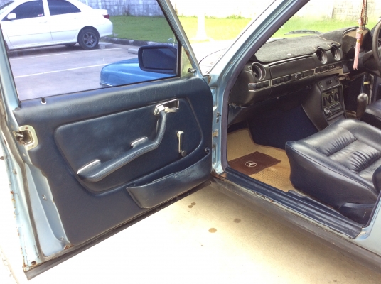 ขายรถ Benz w123 ปี88 เครื่อง 1JZ ออโต้ เพาเวอร์ ภายในสวยเดิมเบาะหนังแท้ แอร์เย็น วิทยุCD ตัวถังเดิมสีแตกบ้าง ล้อแม็ก ขับขี่ปกติ ภาษี61 เล่มพร้อมขายถูก