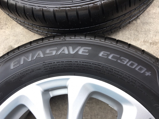 ล้อแม็กป้ายแดง Mazda 2 ขอบ 15 พร้อมยางป้ายแดง Dunlop 185-65-15 สวยกริ๊บ ตุ่มเด้งๆ เส้นสีจัดๆ