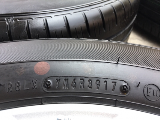 ล้อแม็กป้ายแดง Mazda 2 ขอบ 15 พร้อมยางป้ายแดง Dunlop 185-65-15 สวยกริ๊บ ตุ่มเด้งๆ เส้นสีจัดๆ