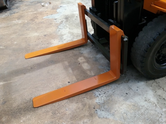 ด่วนFORKLIFTรุ่นใหม่TOYOTAรุ่น7FG25เสาสูง4เมตรขนาด2.5ตันสภาพสวยใช้งานได้ดี