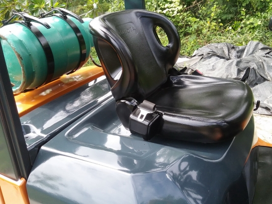 ด่วนFORKLIFTรุ่นใหม่TOYOTAรุ่น7FG25เสาสูง4เมตรขนาด2.5ตันสภาพสวยใช้งานได้ดี