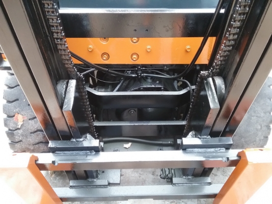 ด่วนFORKLIFTรุ่นใหม่TOYOTAรุ่น7FG25เสาสูง4เมตรขนาด2.5ตันสภาพสวยใช้งานได้ดี