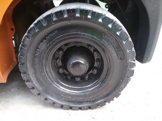 ด่วนFORKLIFTรุ่นใหม่TOYOTAรุ่น7FG25เสาสูง4เมตรขนาด2.5ตันสภาพสวยใช้งานได้ดี