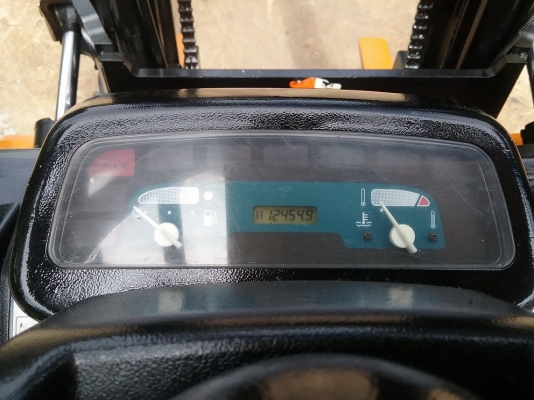 ด่วนFORKLIFTรุ่นใหม่TOYOTAรุ่น7FG25เสาสูง4เมตรขนาด2.5ตันสภาพสวยใช้งานได้ดี