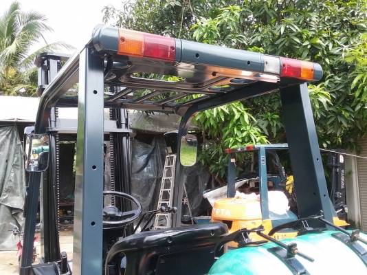 ด่วนFORKLIFTรุ่นใหม่TOYOTAรุ่น7FG25เสาสูง4เมตรขนาด2.5ตันสภาพสวยใช้งานได้ดี