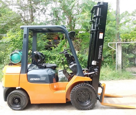ด่วนFORKLIFTรุ่นใหม่TOYOTAรุ่น7FG25เสาสูง4เมตรขนาด2.5ตันสภาพสวยใช้งานได้ดี