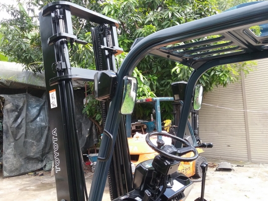 ด่วนFORKLIFTรุ่นใหม่TOYOTAรุ่น7FG25เสาสูง4เมตรขนาด2.5ตันสภาพสวยใช้งานได้ดี