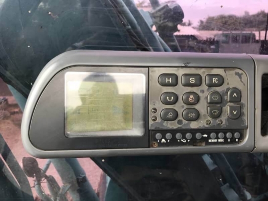 ขาย. 645,000 เก่านอก 2 ปี  KOBElCO SK100 MARK 5 ธรรมดา (มีไลน์หัวเจาะ) เครื่องดี ปั้มแรง โซ่หนา เอวแน่น ไฟฟ้าครบ สภาพพร้อมใช้. เอกสารเล่มทะเบียน  รถอยู่  นครปฐม โทร 0610710295  สนใจ รายการสินค้า อื่นๆ ที่ เว็ปไชค์ Truck2Hand  https://www.truck2hand.com/in