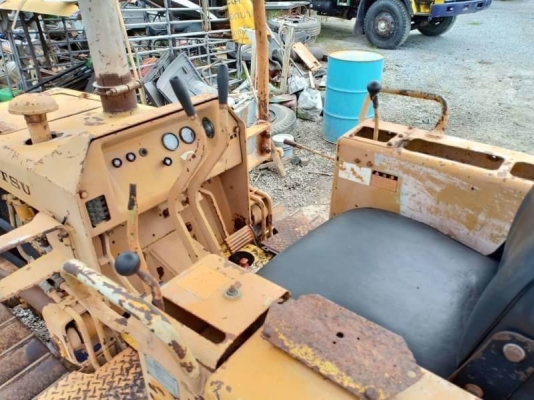 ขาย 125,000 บาท KOMATSU D20P-5 เครื่องดี เกียร์แรง สภาพพร้อมใช้ เอกสารชื้อขาย  รถอยู่  นครปฐม โทร 0610710295  สนใจ รายการสินค้า อื่นๆ ที่ เว็ปไชค์ Truck2Hand  https://www.truck2hand.com/index.php?actions=content/search&amp;member_id=136193  สนใจลงประกาศสิ