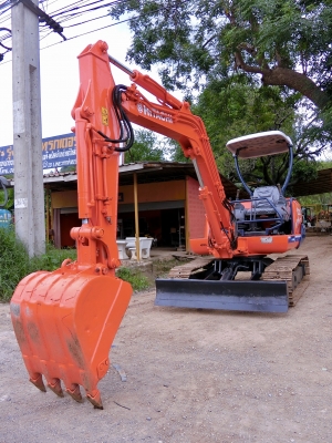 HITACHI EX-30 ขนาดPC-30 <มีVDOให้ชม>รถเก่านอกมีเอกสารอินวอย☎️ติดต่อ085-5632278 <ราคาต่อรองได้>