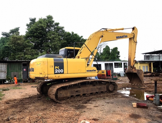 ขายด่วน!!  Komatsu pc200-7 สภาพสวยค่ะ