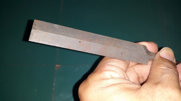 ขายตะไบขนนก MADE IN JAPAN. ใหม่เก่าเก็บมีสนิมผิว