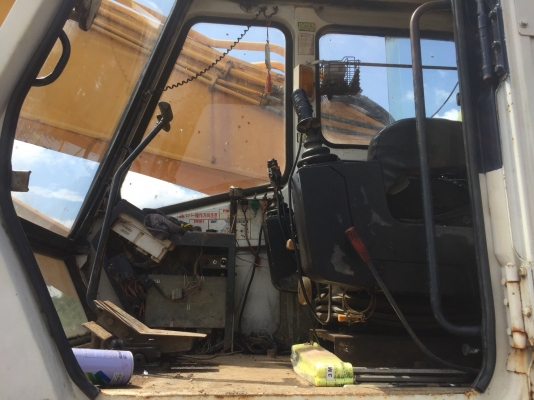 ขายรถแบคโคขนาดใหญ่พร้อมหัวไวไบร์