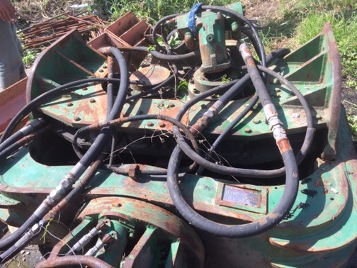 ขายรถแบคโคขนาดใหญ่พร้อมหัวไวไบร์