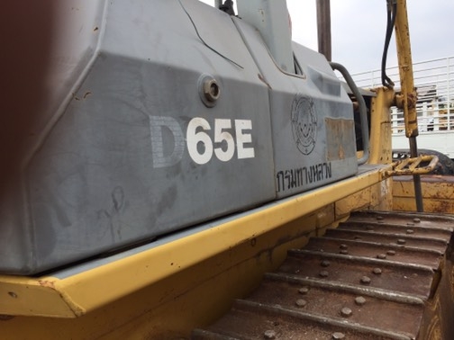 ขายรถแทรกเตอร์D65Eสภาพดีพร้อมใช้งาน ขายรถแทรกเตอร์D65Eสภาพดีพร้อมใช้งาน