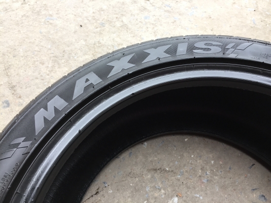 ยาง MAXXIS 225-45-17 ปี 16 ครบชุด 4 เส้น 3500 สวยๆไม่มีปะไม่บวมไม่กินข้างดอกยางเหลือเยอะเอาไปวิ่งกัน ยาง MAXXIS 225-45-17 ปี 16 ครบชุด 4 เส้น 3500 สวยๆไม่มีปะไม่บวมไม่กินข้างดอกยางเหลือเยอะเอาไปวิ่งกัน