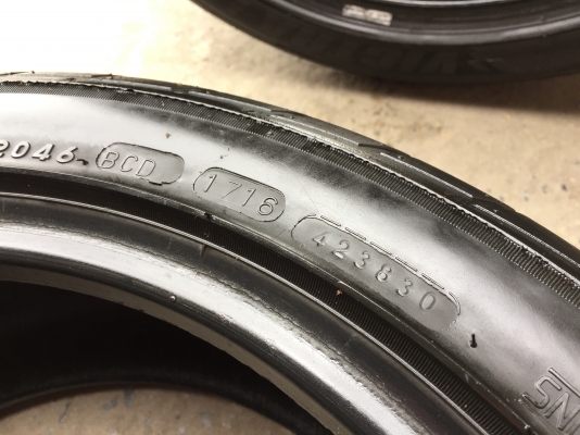ยาง MAXXIS 225-45-17 ปี 16 ครบชุด 4 เส้น 3500 สวยๆไม่มีปะไม่บวมไม่กินข้างดอกยางเหลือเยอะเอาไปวิ่งกัน ยาง MAXXIS 225-45-17 ปี 16 ครบชุด 4 เส้น 3500 สวยๆไม่มีปะไม่บวมไม่กินข้างดอกยางเหลือเยอะเอาไปวิ่งกัน