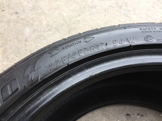 ยาง MAXXIS 225-45-17 ปี 16 ครบชุด 4 เส้น 3500 สวยๆไม่มีปะไม่บวมไม่กินข้างดอกยางเหลือเยอะเอาไปวิ่งกัน ยาง MAXXIS 225-45-17 ปี 16 ครบชุด 4 เส้น 3500 สวยๆไม่มีปะไม่บวมไม่กินข้างดอกยางเหลือเยอะเอาไปวิ่งกัน