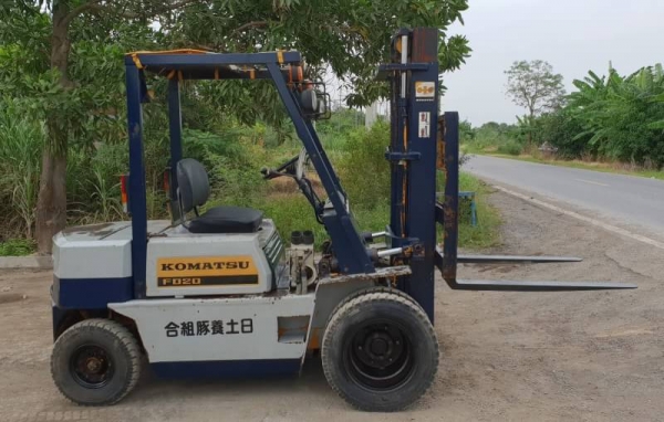 ขายด่วนรถยกดีเซลKOMATSU FD20-10 ยกได้2ตันยกสูง3เมตรเกียออโต้รถนอกเพิ่งนำเข้ามายังไม่เคยใช้งานในเมืองไทยเลย