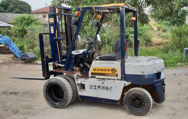 ขายด่วนรถยกดีเซลKOMATSU FD20-10 ยกได้2ตันยกสูง3เมตรเกียออโต้รถนอกเพิ่งนำเข้ามายังไม่เคยใช้งานในเมืองไทยเลย