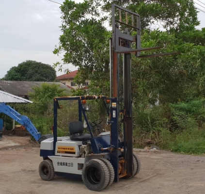 ขายด่วนรถยกดีเซลKOMATSU FD20-10 ยกได้2ตันยกสูง3เมตรเกียออโต้รถนอกเพิ่งนำเข้ามายังไม่เคยใช้งานในเมืองไทยเลย