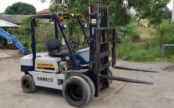 ขายด่วนรถยกดีเซลKOMATSU FD20-10 ยกได้2ตันยกสูง3เมตรเกียออโต้รถนอกเพิ่งนำเข้ามายังไม่เคยใช้งานในเมืองไทยเลย