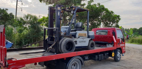 ขายด่วนรถยกดีเซลKOMATSU FD20-10 ยกได้2ตันยกสูง3เมตรเกียออโต้รถนอกเพิ่งนำเข้ามายังไม่เคยใช้งานในเมืองไทยเลย