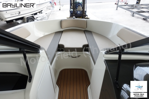 IN STOCK!! เรือใหม่ที่น่าจับจอง 2018 BAYLINER (VR5E)