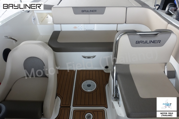 IN STOCK!! เรือใหม่ที่น่าจับจอง 2018 BAYLINER (VR5E)