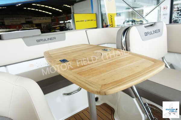 IN STOCK!! เรือใหม่ที่น่าจับจอง 2018 BAYLINER (VR5E)