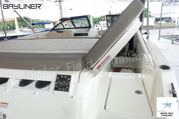 IN STOCK!! เรือใหม่ที่น่าจับจอง 2018 BAYLINER (VR5E)