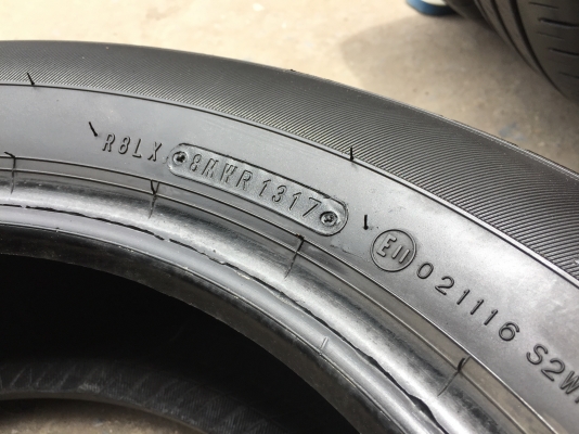 ยาง DUNLOP 185-65-15 ปี 17 ครบชุด 4 เส้น 3500 สภาพสวยๆไม่บวมไม่กินข้าง ดอกยางเหลือเยอะเอาไปวิ่งกันใด ยาง DUNLOP 185-65-15 ปี 17 ครบชุด 4 เส้น 3500 สภาพสวยๆไม่บวมไม่กินข้าง ดอกยางเหลือเยอะเอาไปวิ่งกันใด
