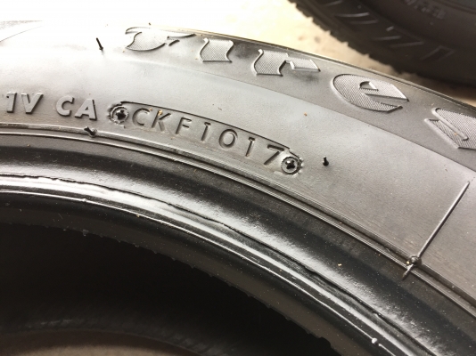 ยาง Firestone 185-60-15 ปี 17 ครบชุด 4 เส้น 3500 สภาพสวยๆไม่มีปะไม่บวมไม่กินข้าง ดอกยางเหลือเยอะเอาไ ยาง Firestone 185-60-15 ปี 17 ครบชุด 4 เส้น 3500 สภาพสวยๆไม่มีปะไม่บวมไม่กินข้าง ดอกยางเหลือเยอะเอาไ