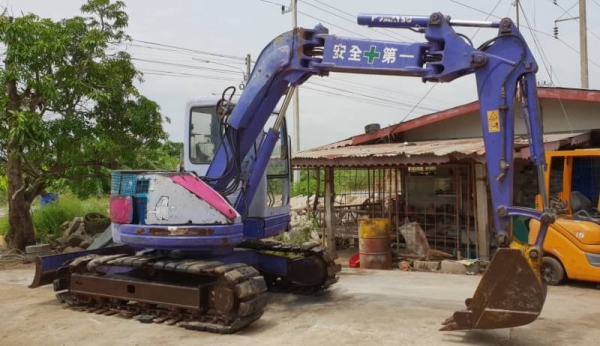 ขายด่วนรถเเบคโฮ โคมัสซู PC75U2หัวเก๋งสวยรถนอกเพื่งนำเข้ามาใหม่สวยเดิมๆเคื่องดีปั่มแรงคอลโทลน้ำมันปั้มนิ้ว บูมอามร์สวยเร็วแรงไม่โหลด เครื่องโคมัสซู4สูบ 4D95ระบบดีครบรถยังไม่เคยใช้งานในไทยเลย