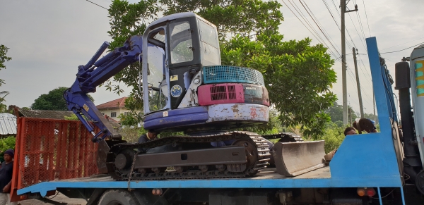 ขายด่วนรถเเบคโฮ โคมัสซู PC75U2หัวเก๋งสวยรถนอกเพื่งนำเข้ามาใหม่สวยเดิมๆเคื่องดีปั่มแรงคอลโทลน้ำมันปั้มนิ้ว บูมอามร์สวยเร็วแรงไม่โหลด เครื่องโคมัสซู4สูบ 4D95ระบบดีครบรถยังไม่เคยใช้งานในไทยเลย