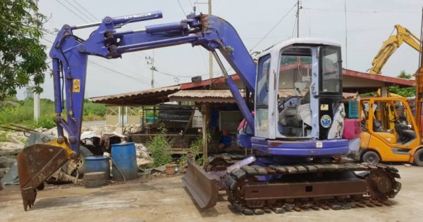 ขายด่วนรถเเบคโฮ โคมัสซู PC75U2หัวเก๋งสวยรถนอกเพื่งนำเข้ามาใหม่สวยเดิมๆเคื่องดีปั่มแรงคอลโทลน้ำมันปั้มนิ้ว บูมอามร์สวยเร็วแรงไม่โหลด เครื่องโคมัสซู4สูบ 4D95ระบบดีครบรถยังไม่เคยใช้งานในไทยเลย