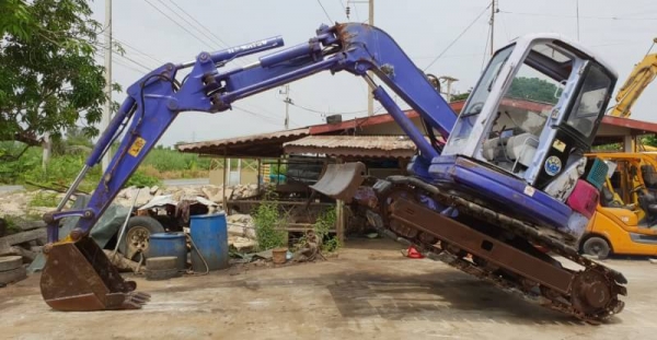 ขายด่วนรถเเบคโฮ โคมัสซู PC75U2หัวเก๋งสวยรถนอกเพื่งนำเข้ามาใหม่สวยเดิมๆเคื่องดีปั่มแรงคอลโทลน้ำมันปั้มนิ้ว บูมอามร์สวยเร็วแรงไม่โหลด เครื่องโคมัสซู4สูบ 4D95ระบบดีครบรถยังไม่เคยใช้งานในไทยเลย