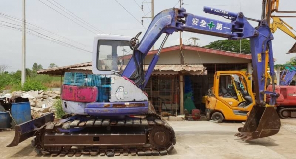 ขายด่วนรถเเบคโฮ โคมัสซู PC75U2หัวเก๋งสวยรถนอกเพื่งนำเข้ามาใหม่สวยเดิมๆเคื่องดีปั่มแรงคอลโทลน้ำมันปั้มนิ้ว บูมอามร์สวยเร็วแรงไม่โหลด เครื่องโคมัสซู4สูบ 4D95ระบบดีครบรถยังไม่เคยใช้งานในไทยเลย