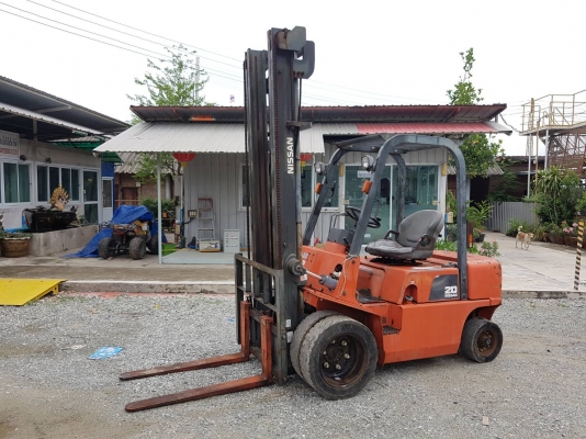 โฟล์คลิฟท์ Nissan ยก 2 ตัน เสายกสูง 4.5 เมตร เกียร์ออโต้