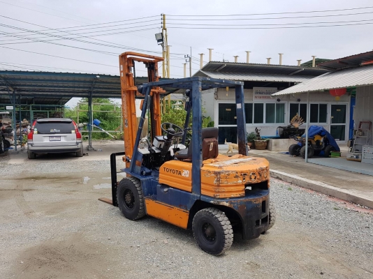 โฟล์คลิฟท์ Toyota รุ่น 5 ยก 2-2.5 ตัน เสายกสูง 4 เมตร เกียร์ธรรมดา โฟล์คลิฟท์ Toyota รุ่น 5 ยก 2-2.5 ตัน เสายกสูง 4 เมตร เกียร์ธรรมดา