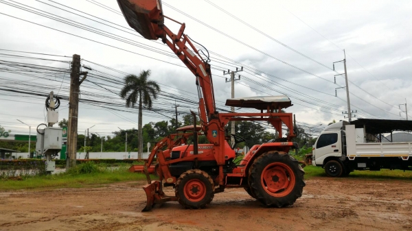 ขายรถไถ KUBOTA L3408 พร้อมดันหน้า และตัวตัก ราคา 280,000 สนใจโทรคุยต่อรองราคาได้  โทร 0897489639 ,0899347475 มีรถขนส่งบริการ ร้านสามย่านแทรคเตอร์ อ.แกลง ระยอง
