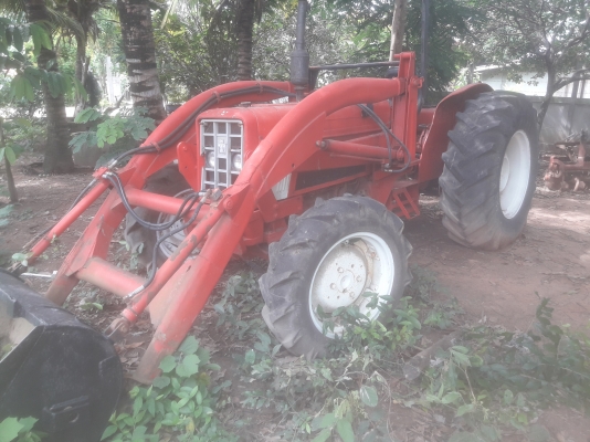 ขายด่วน รถไถใหญ่  ยี่ห้อ อินเตอร์  ขับเคลื่อน 4 ล้อ อุปกรณ์ ตักหน้า  เครื่องแรงสะใจ เอกสารอินวอยส์