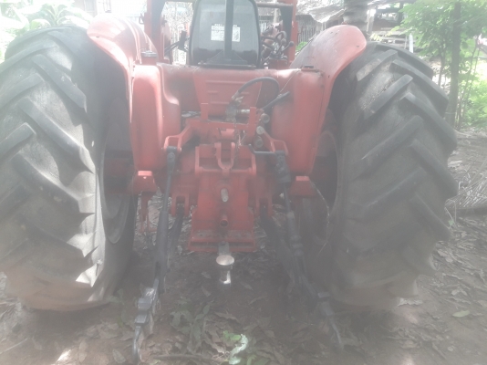 ขายด่วน รถไถใหญ่  ยี่ห้อ อินเตอร์  ขับเคลื่อน 4 ล้อ อุปกรณ์ ตักหน้า  เครื่องแรงสะใจ เอกสารอินวอยส์