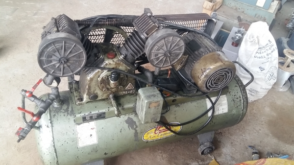 ขาย ปั้มลม ฟูเช็ง 3แรง มอเตอร์ 3แรง ไฟ380 V เสียงนิ่มมาก สภาพใช้งานได้ค่ะ