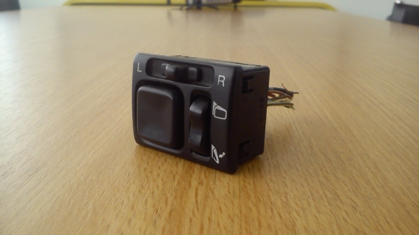 สวิทช์ปรับกระจกมองข้าง Suzuki Vitara Chevy Tracker XL7 สวิทช์ปรับกระจกมองข้าง Suzuki Vitara Chevy Tracker XL7