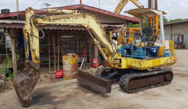 ขายด่วนรถแบคโฮKOMATSUโคมัสซูรุ่นยอดนิยมสวยๆPC20-6เครื่องโคมัสซู3D84เครื่องดีปั่มแรงสีเดิมยังไม่เก็บสีรถนอกเพิ่งนำเข้ามาใหม่ยังไม่เคยใช้งานในเมืองไทยเลย