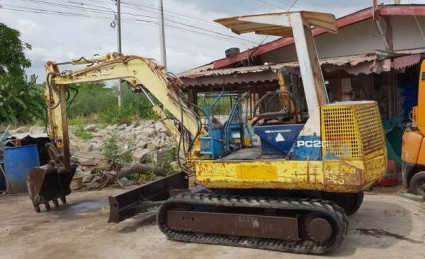 ขายด่วนรถแบคโฮKOMATSUโคมัสซูรุ่นยอดนิยมสวยๆPC20-6เครื่องโคมัสซู3D84เครื่องดีปั่มแรงสีเดิมยังไม่เก็บสีรถนอกเพิ่งนำเข้ามาใหม่ยังไม่เคยใช้งานในเมืองไทยเลย